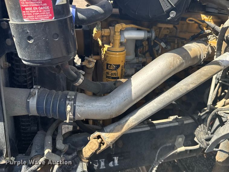 image for item DY3285 2000 Ford F650 Super Duty utility / service truck