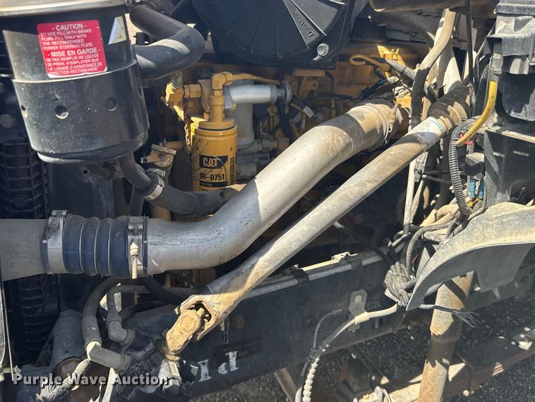 image for item DY3285 2000 Ford F650 Super Duty utility / service truck