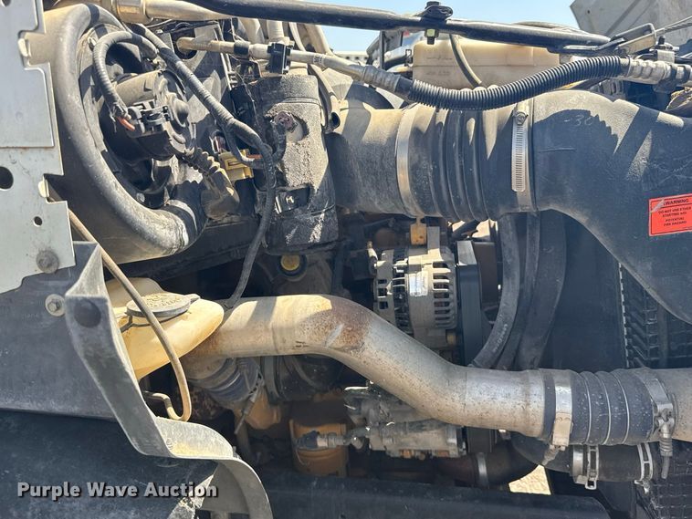 image for item DY3285 2000 Ford F650 Super Duty utility / service truck