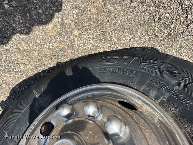 image for item DY3285 2000 Ford F650 Super Duty utility / service truck