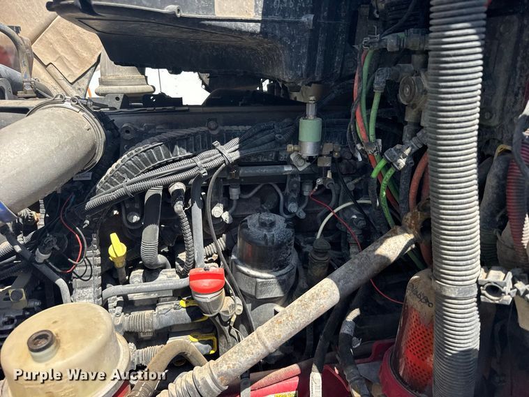 image for item DY3287 2016 Peterbilt 579 truck cab and chassis