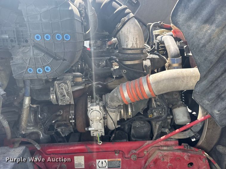image for item DY3287 2016 Peterbilt 579 truck cab and chassis