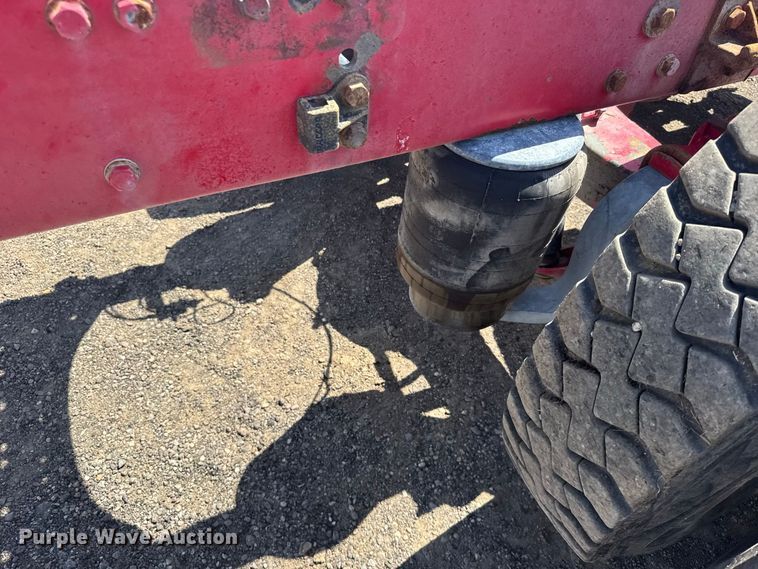 image for item DY3287 2016 Peterbilt 579 truck cab and chassis