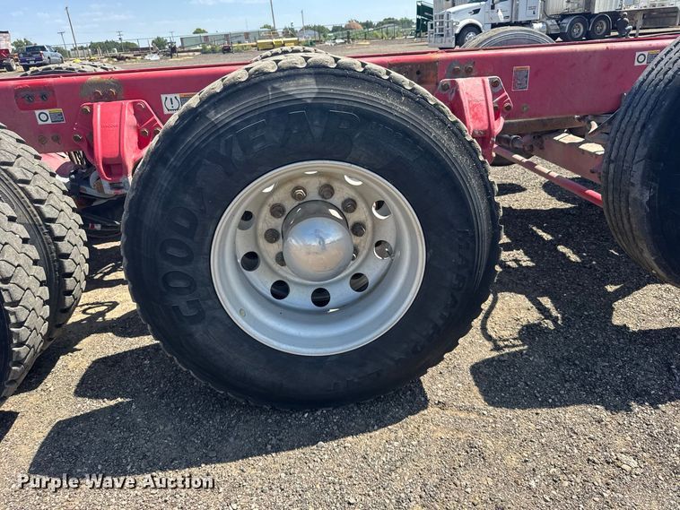 image for item DY3287 2016 Peterbilt 579 truck cab and chassis