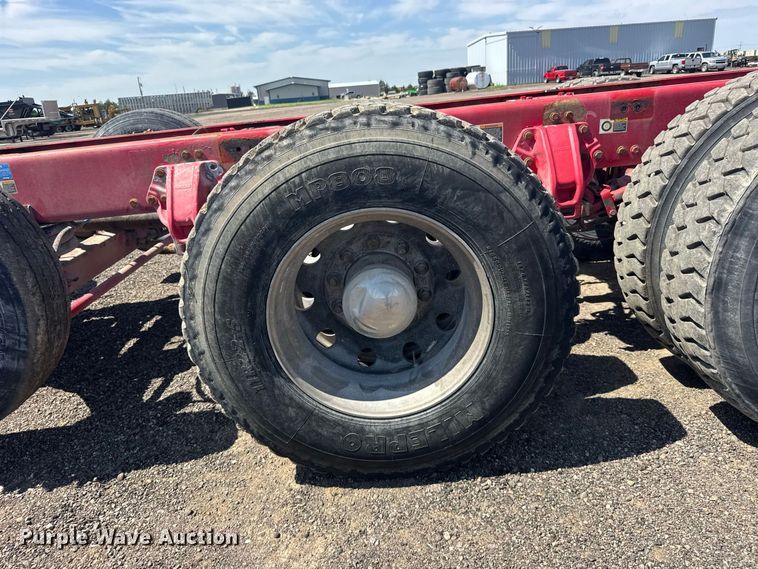 image for item DY3287 2016 Peterbilt 579 truck cab and chassis