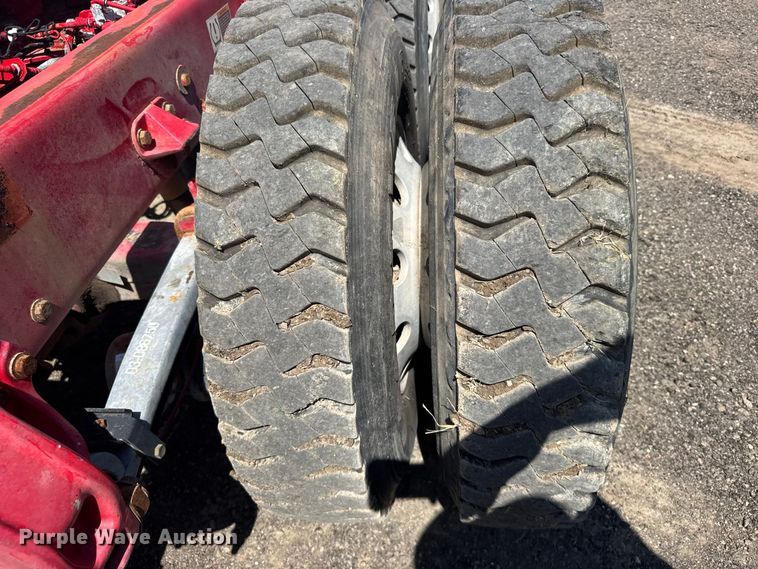 image for item DY3287 2016 Peterbilt 579 truck cab and chassis