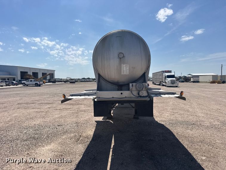 image for item DY3290 2013 Bulk Tank International tank trailer
