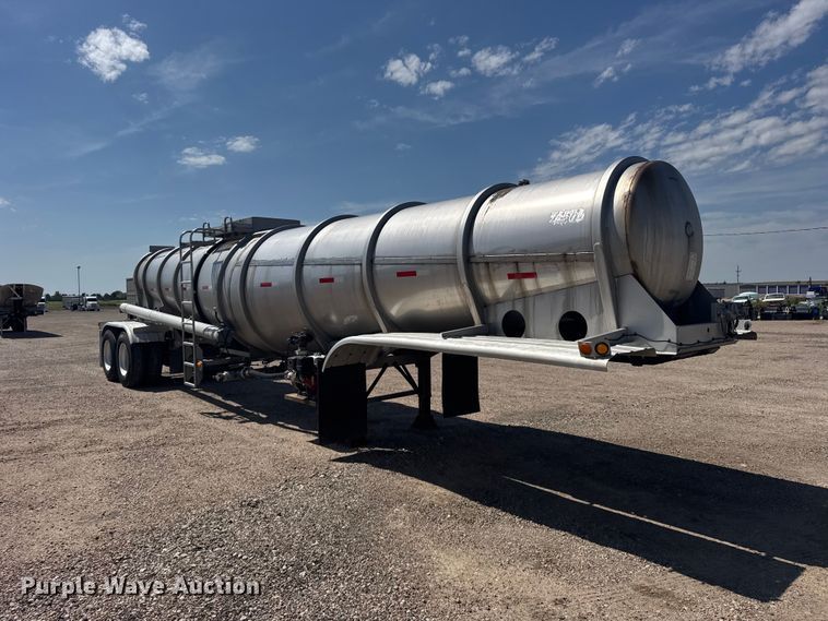 image for item DY3290 2013 Bulk Tank International tank trailer