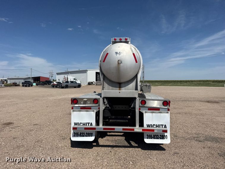 image for item DY3290 2013 Bulk Tank International tank trailer