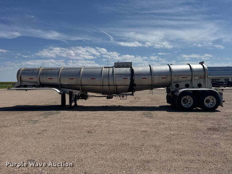 image for item DY3290 2013 Bulk Tank International tank trailer