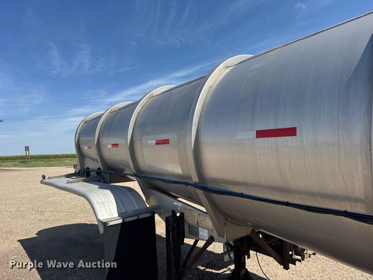 image for item DY3290 2013 Bulk Tank International tank trailer