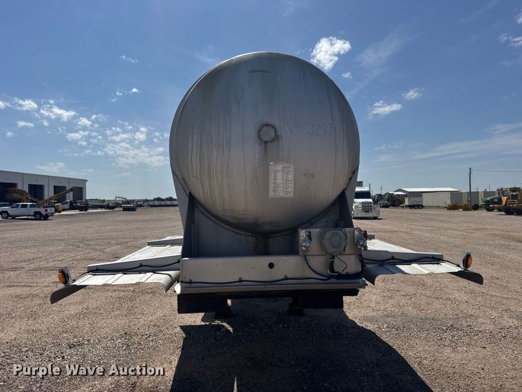image for item DY3290 2013 Bulk Tank International tank trailer