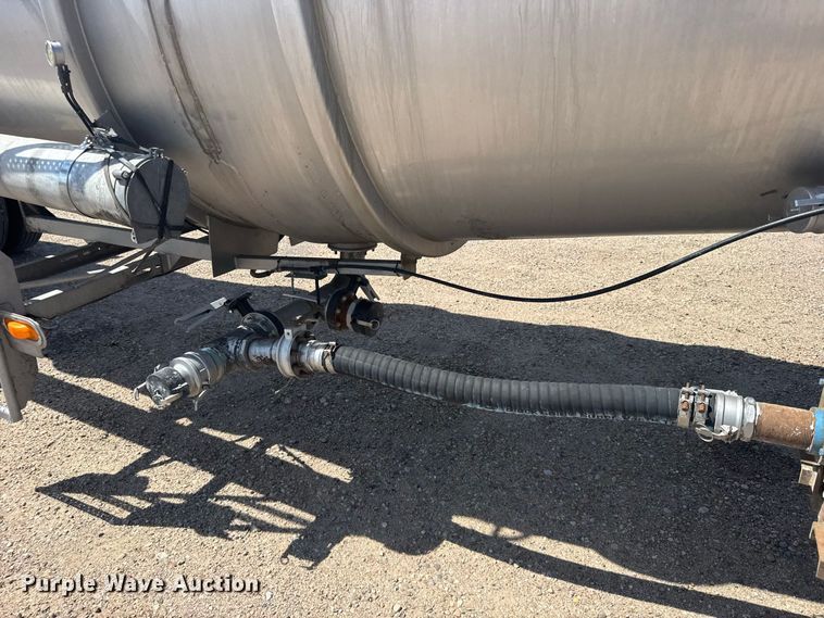 image for item DY3290 2013 Bulk Tank International tank trailer