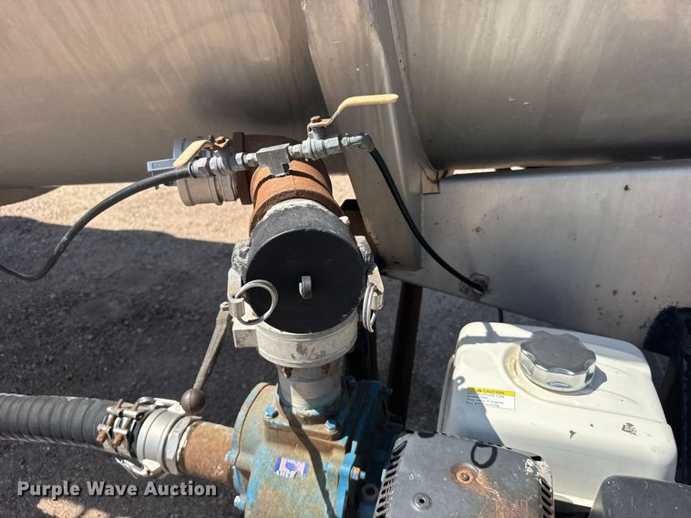 image for item DY3290 2013 Bulk Tank International tank trailer