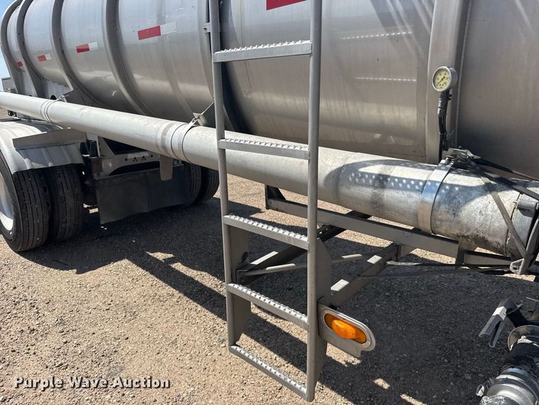 image for item DY3290 2013 Bulk Tank International tank trailer