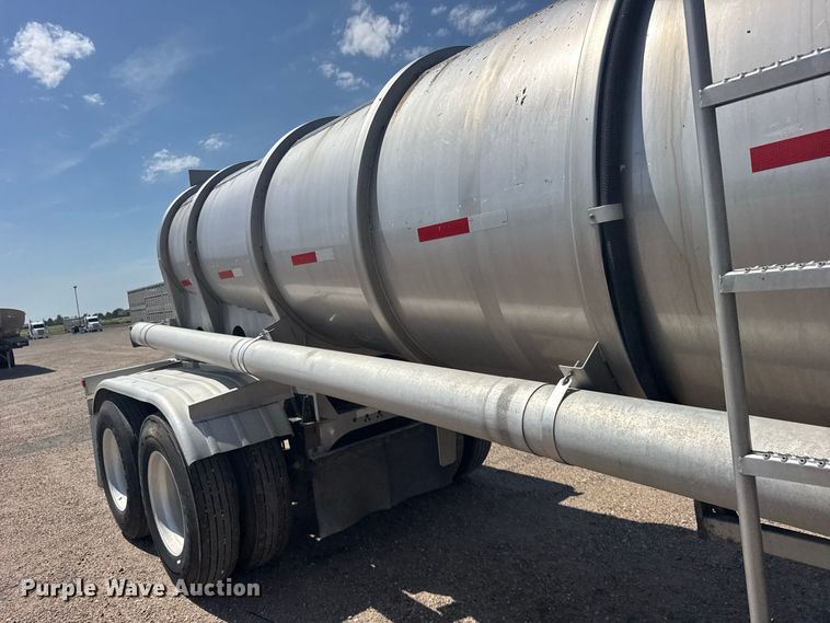 image for item DY3290 2013 Bulk Tank International tank trailer