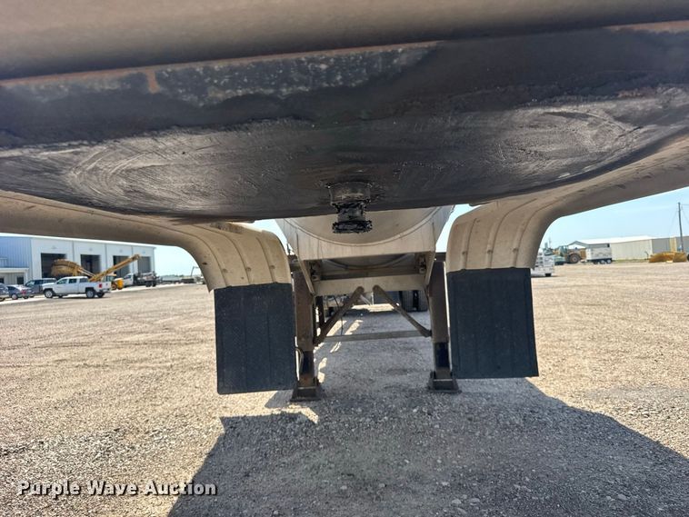 image for item DY3290 2013 Bulk Tank International tank trailer
