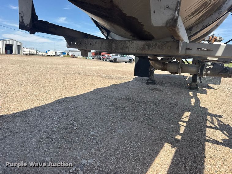 image for item DY3290 2013 Bulk Tank International tank trailer