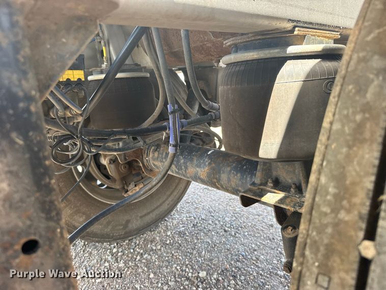 image for item DY3290 2013 Bulk Tank International tank trailer