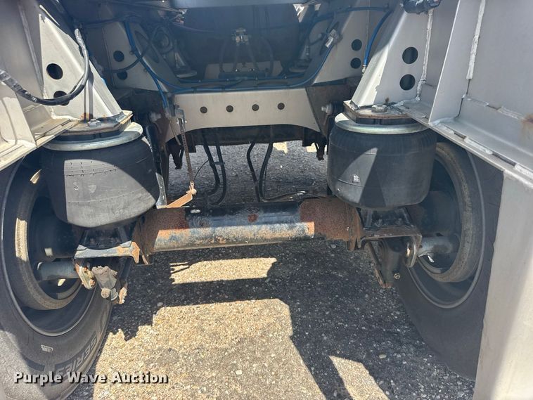 image for item DY3290 2013 Bulk Tank International tank trailer