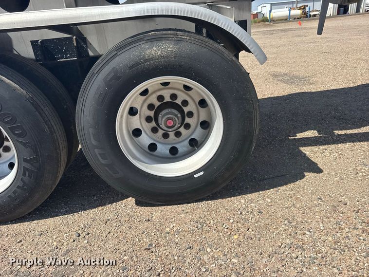 image for item DY3290 2013 Bulk Tank International tank trailer