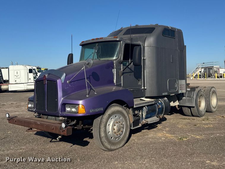 1998 Kenworth T600 semi truck