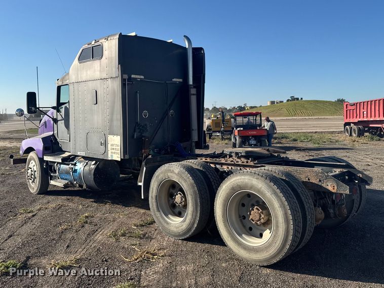image for item DY3296 1998 Kenworth T600 semi truck
