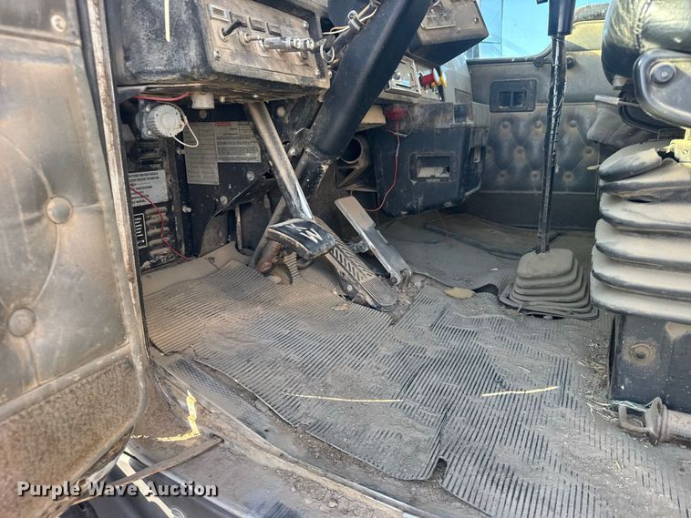 image for item DY3296 1998 Kenworth T600 semi truck