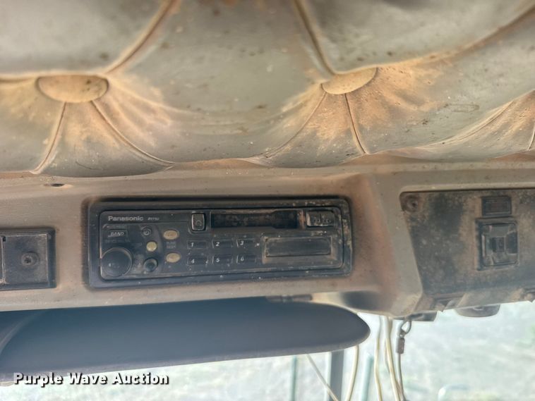 image for item DY3296 1998 Kenworth T600 semi truck