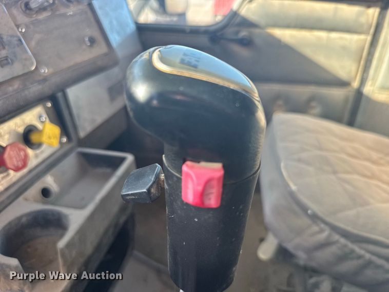 image for item DY3296 1998 Kenworth T600 semi truck