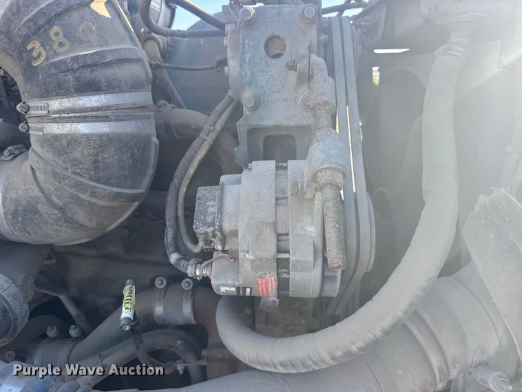 image for item DY3296 1998 Kenworth T600 semi truck