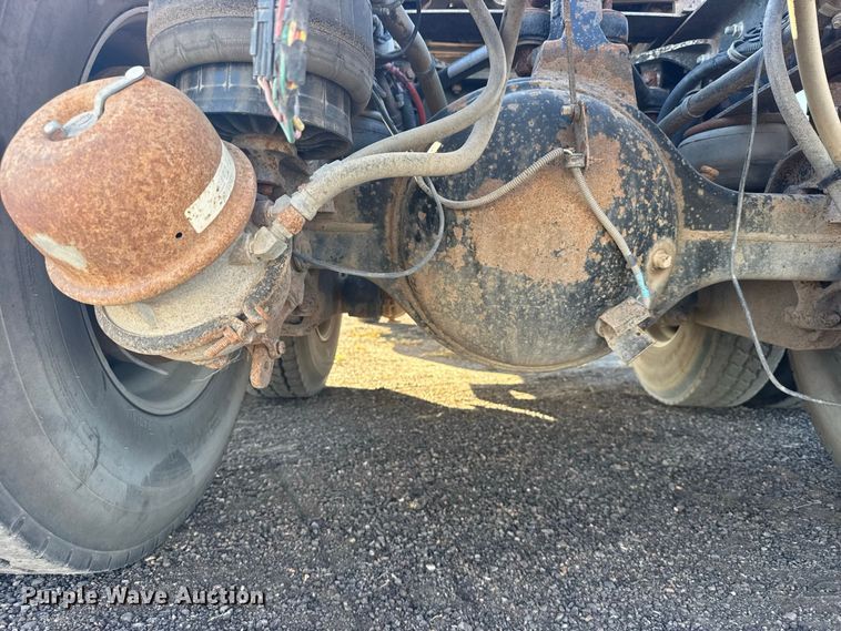 image for item DY3296 1998 Kenworth T600 semi truck