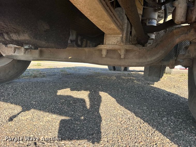 image for item DY3296 1998 Kenworth T600 semi truck