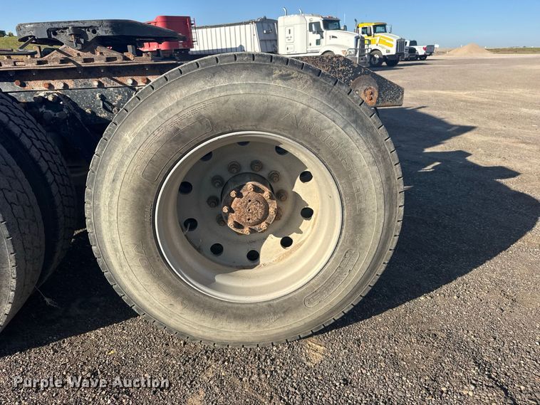 image for item DY3296 1998 Kenworth T600 semi truck