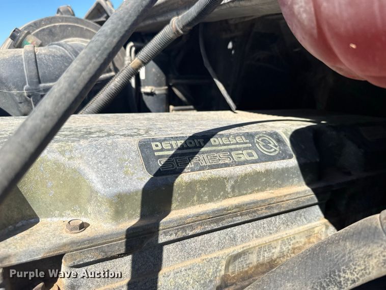 image for item DY3299 2002 Freightliner Columbia semi truck