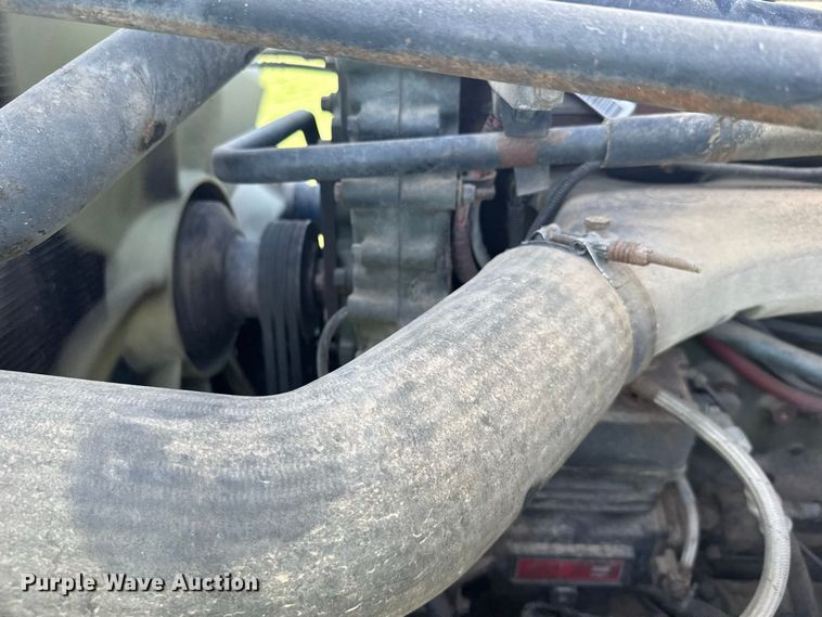 image for item DY3299 2002 Freightliner Columbia semi truck