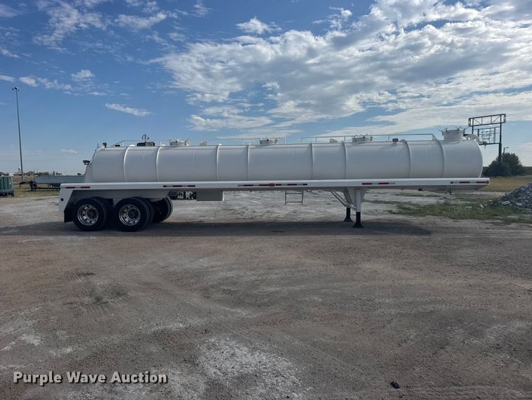 image for item DY3308 2012 Pinsa Cisterna vacuum trailer