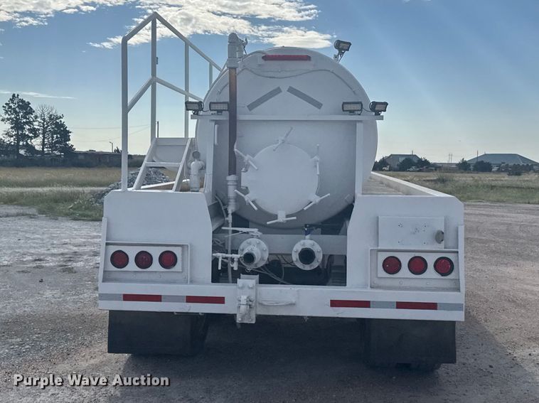 image for item DY3308 2012 Pinsa Cisterna vacuum trailer