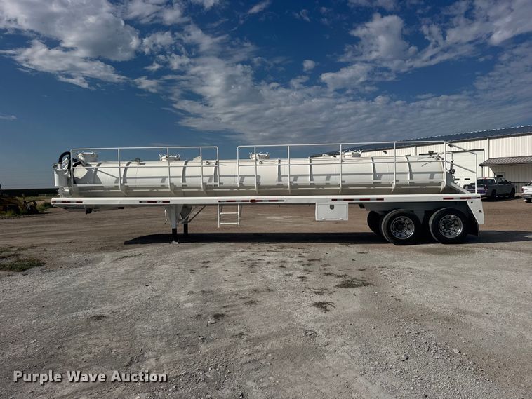 image for item DY3308 2012 Pinsa Cisterna vacuum trailer