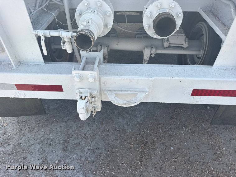 image for item DY3308 2012 Pinsa Cisterna vacuum trailer