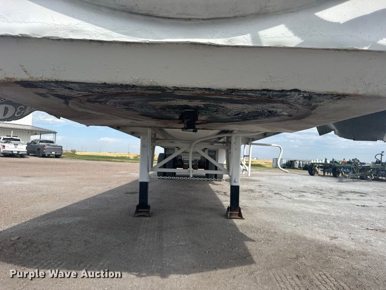 image for item DY3308 2012 Pinsa Cisterna vacuum trailer