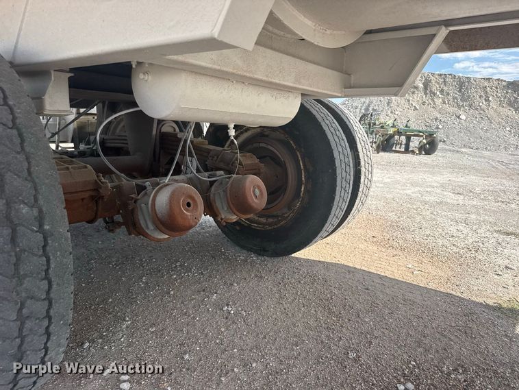 image for item DY3308 2012 Pinsa Cisterna vacuum trailer