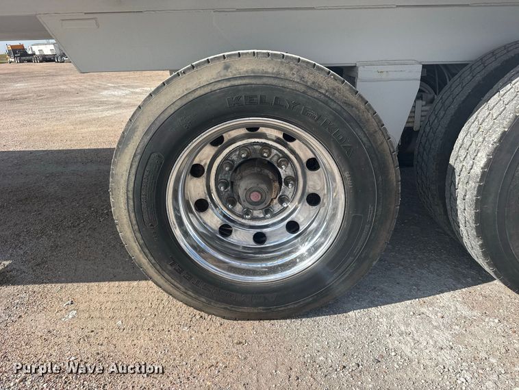 image for item DY3308 2012 Pinsa Cisterna vacuum trailer
