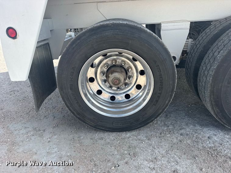image for item DY3308 2012 Pinsa Cisterna vacuum trailer