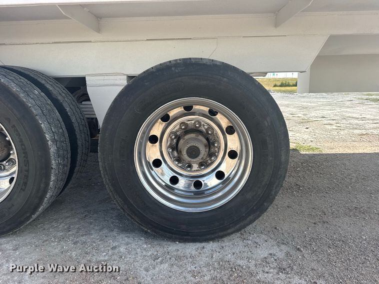 image for item DY3308 2012 Pinsa Cisterna vacuum trailer