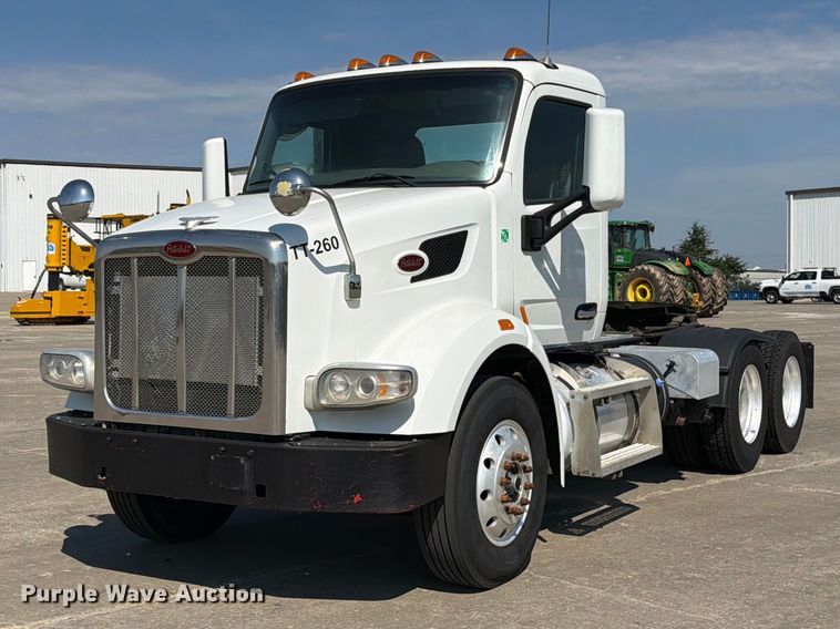Photo of 2015 Peterbilt 567