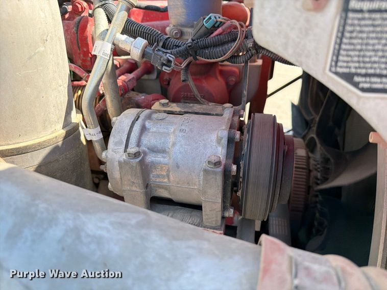 image for item DZ4698 2015 Peterbilt 567 semi truck