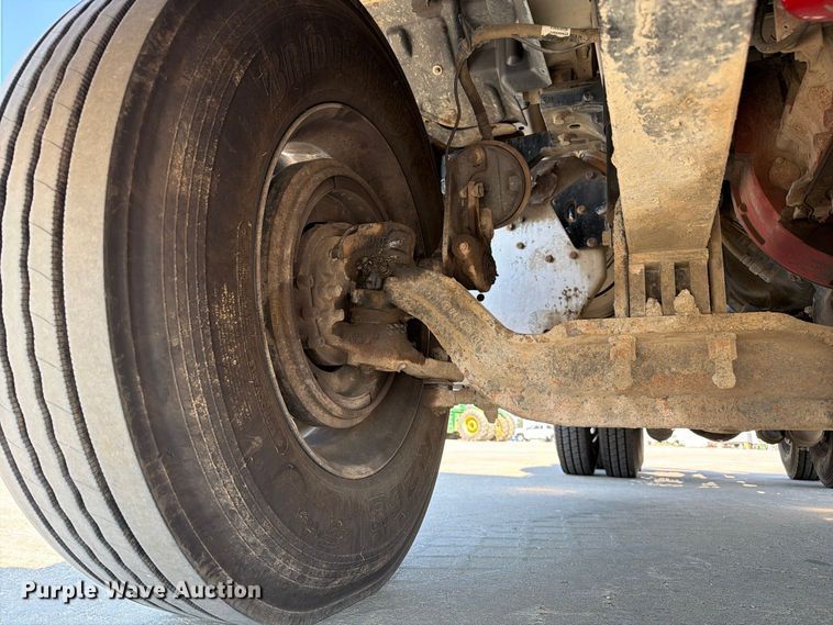 image for item DZ4698 2015 Peterbilt 567 semi truck