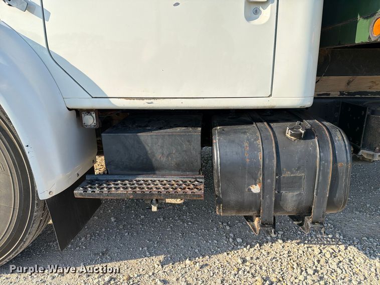 image for item DZ4750 2000 International 4700 Low Profile flatbed truck