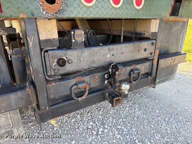 image for item DZ4750 2000 International 4700 Low Profile flatbed truck